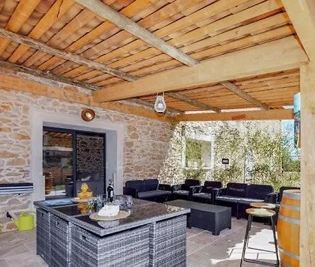 Jolie Maison Dans Les Corbieres